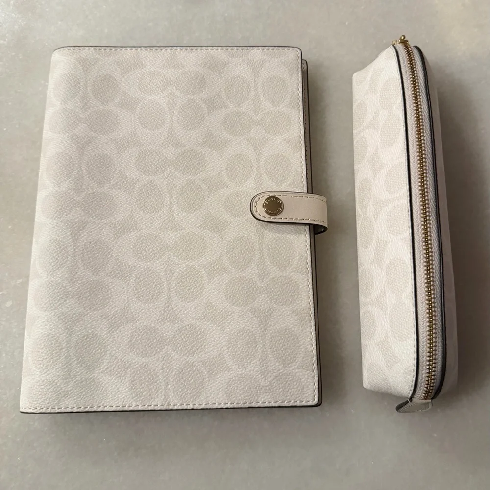🤍COACH~Notebook and Pencil Case Set